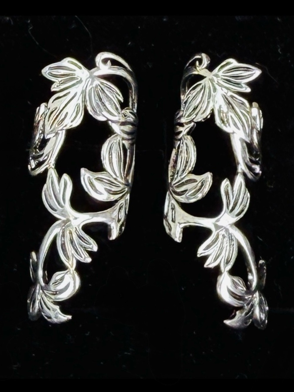 Boho Chic Ser of 2 Silvertone Etched Leaf Ear Cuffs